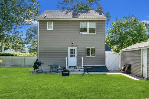 237 Woodycrest Dr, Holtsville NY  11742-1760 exterior