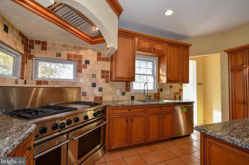 2023 Bethel Rd, Lansdale PA 19446-6054 exterior