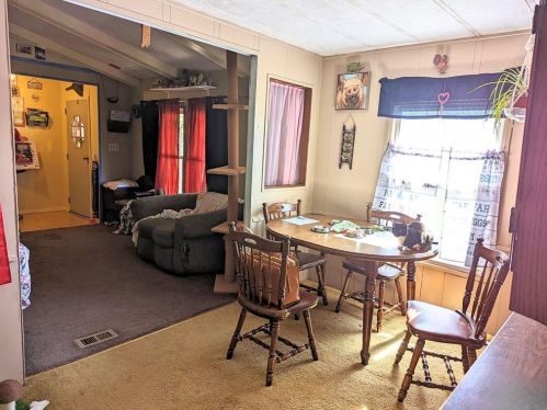 1024 Cherry Tree Xing, Breinigsville PA  18031-1607 exterior