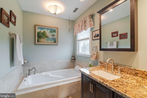 16 Old Dutch Way, Harleysville PA  19438-3080 exterior