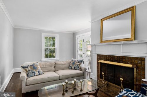 801 Thomas Ave, Riverton NJ  08077-1030 exterior