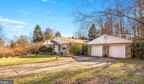 8123 Heacock Ln, Wyncote, PA 19095-1818