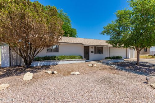 3746 El Camino Dr, Phoenix, AZ 85051-9122