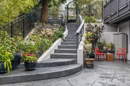 914 Columbus St, Princeton By The Sea, CA 94019-4820