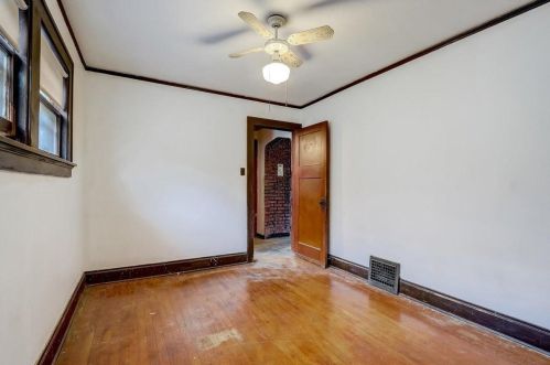 1454 89, Milwaukee WI 53222-4604 exterior