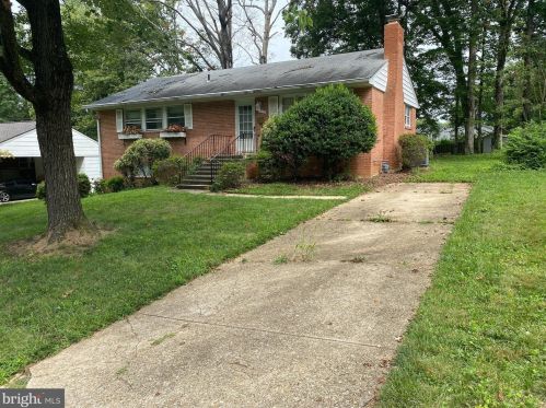 7920 Hatteras Ln, Springfield, VA 22151-2409