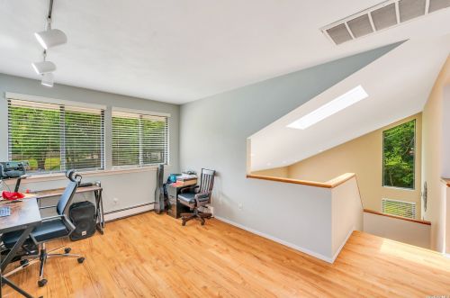 3 Hyanis Ct, Mount Sinai NY  11766-1809 exterior