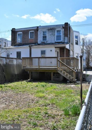 220 Cedar Ave, Holmes, PA 19043-1404
