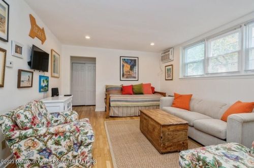 36 Arlington Ct, Ocean Grove, NJ 07756-1529