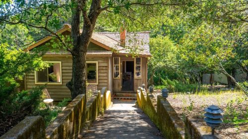 305 Redwood Dr, Woodacre, CA