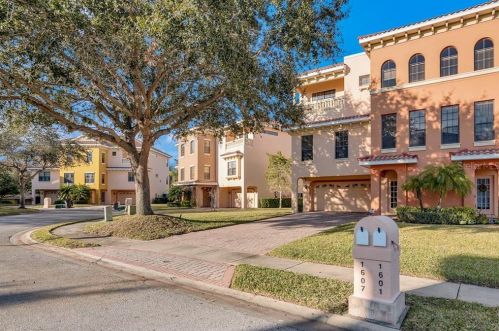 1607 Kismet Ct, Tarpon Springs, FL 34689-2038