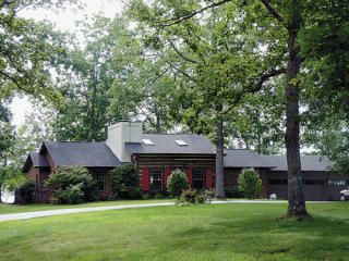 2030 Cravens Dr, Crossville, TN 38572-6411