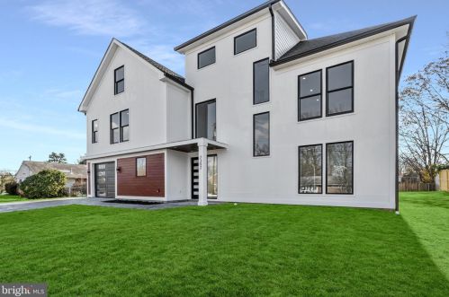 7302 Dickenson St, Springfield VA  22150-4014 exterior