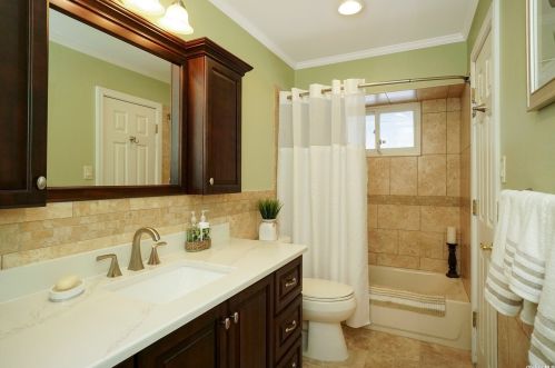 22 Ellen Pl, San Remo NY  11754-3606 exterior