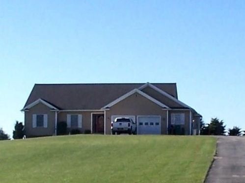 1953 Gloria Dr, Fairport, NY 14450-9136