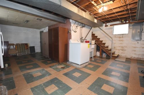 584 Bigelow St, Pittsburgh PA  15207-1272 exterior