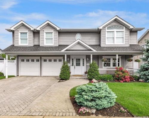 2635 Rebecca St, North Bellmore, NY 11710-5415