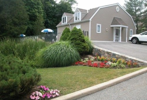 45 Spg Pond Dr, Crotonville NY  10562-2034 exterior