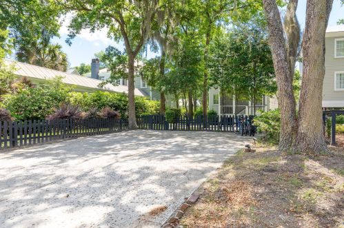 109 Shelmore Blvd, Mount Pleasant SC  29464-6614 exterior