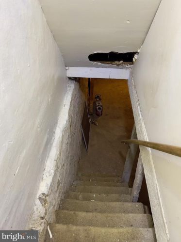 565 Pershing Ave, Lancaster PA  17602-4369 exterior