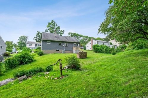 132 Overlook Ave, Peekskill NY  10566-3008 exterior