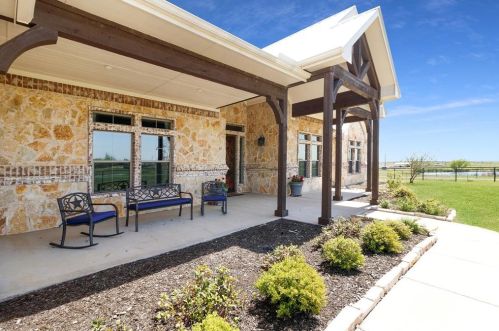 6400 Miller Rd, Krum, TX 76249-3637