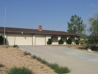 15520 Topango Rd, Victorville, CA 92394-1815