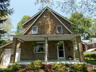 1019 Pennsylvania Ave, Oakmont, PA 15139-1137