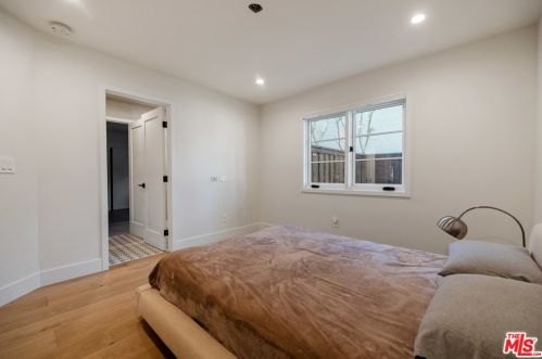 445 Sinaloa Rd, Simi Valley CA  93065-5430 exterior