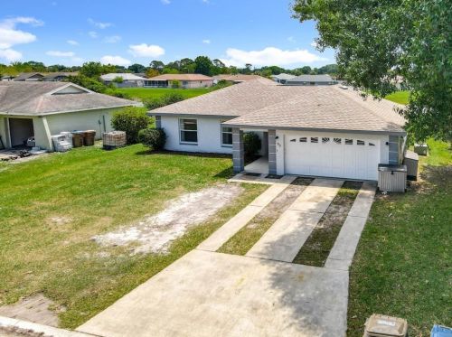 93 Cedarwood Cir, Kissimmee, FL 34743-9019