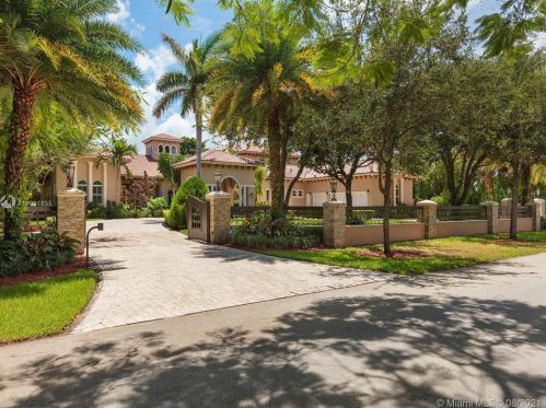 7480 100th St, Miami, FL 33156-3125