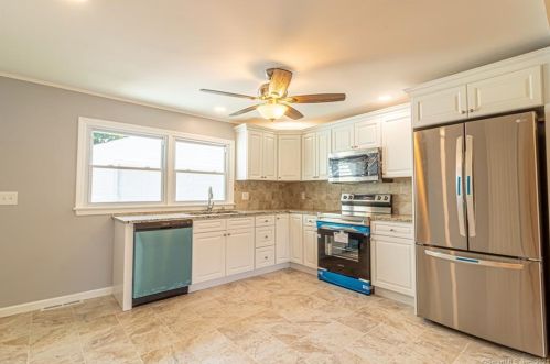23 Mcintosh Ave, Uncasville CT  06382-2227 exterior