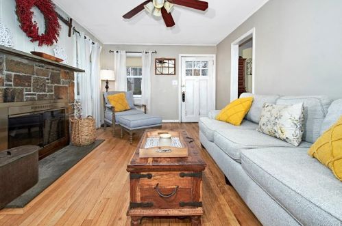 205 Haviland Ln, White Plains NY  10605-3020 exterior