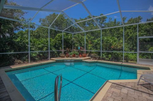 3045 Regal Oaks Blvd, Palm Harbor, FL 34684-1612
