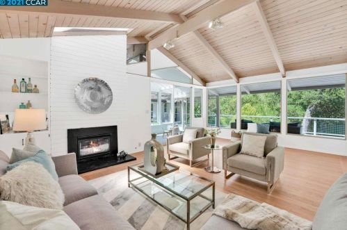 24 Tarabrook Dr, Orinda CA  94563-3121 exterior