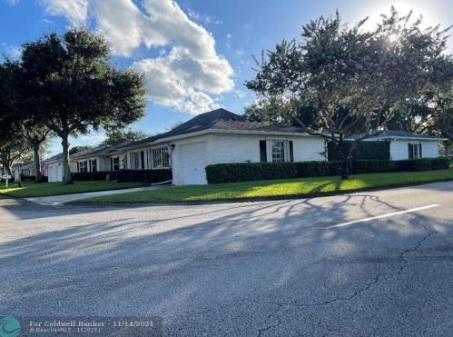 10079 42nd Ave, Boynton Beach, FL 33436-4215