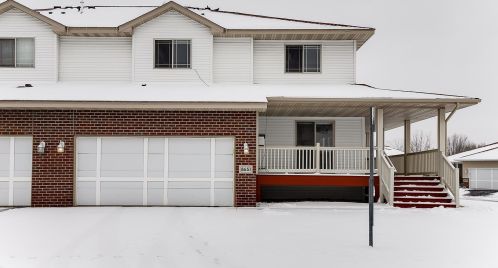 8651 Tessman Cir, Minneapolis, MN 55445-3101