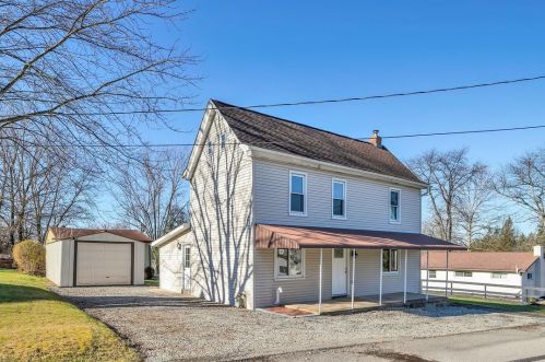 2411 Locust St, Latrobe, PA 15650-3321