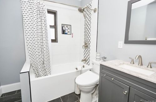 255 Pennsylvania Ave, Mount Vernon NY  10552-1420 exterior