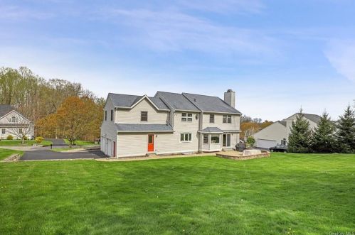 3039 Farm Walk Rd, Yorktown Hgts, NY 10598-3254