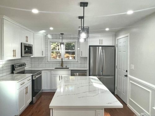 97 Bramblebush Rd, Manchester CT  06040-6300 exterior