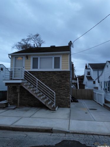 114 Malecon St, East Rockaway NY  11518-2328 exterior