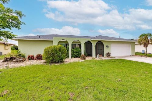 3749 6th Ave, Cape Coral FL  33904-5204 exterior