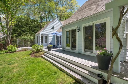 80 Ingham Hill Rd, Essex CT  06426-1507 exterior