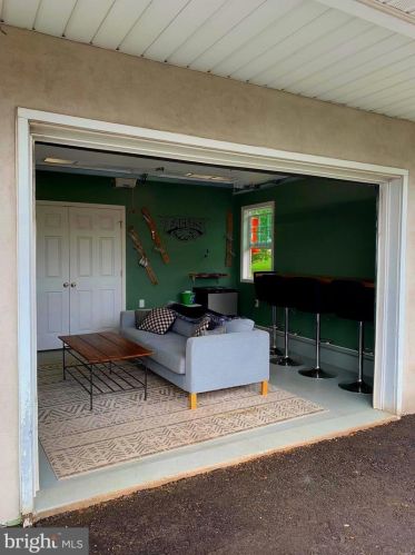 463 School Ln, Harleysville PA  19438-1714 exterior