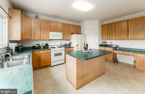 172 Limestone Way, Fredericksburg VA  22406-7466 exterior