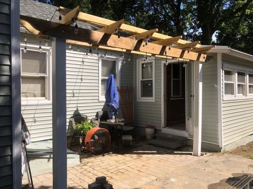 207 Main St, Colchester CT  06415-1405 exterior