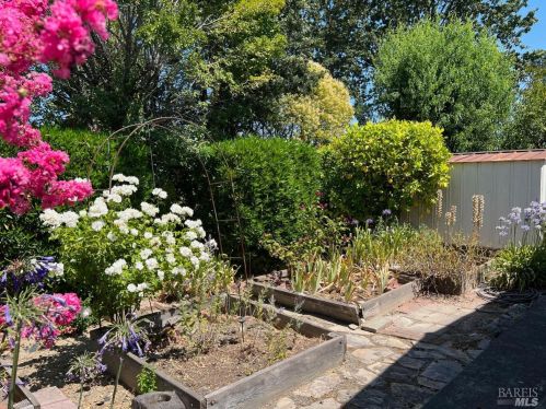 704 Sequoia St, Windsor CA  95492-9328 exterior