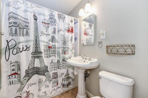 6732 Superior Dr, North Highlands CA  95660-3729 exterior