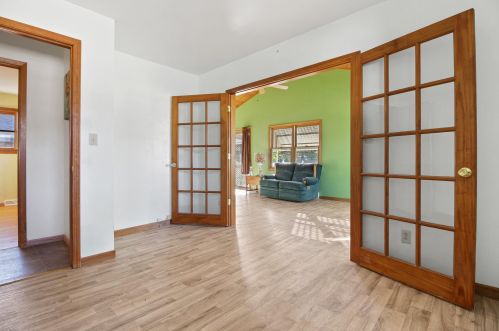 5515 Honey Crk Dr, Milwaukee WI 53221-4012 exterior